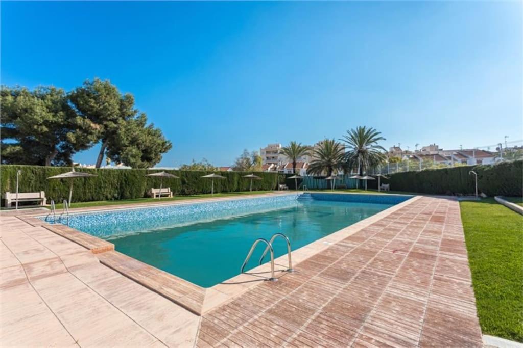Beautiful Apartment With 2 Bedrooms Close To Beach Torrevieja Bagian luar foto