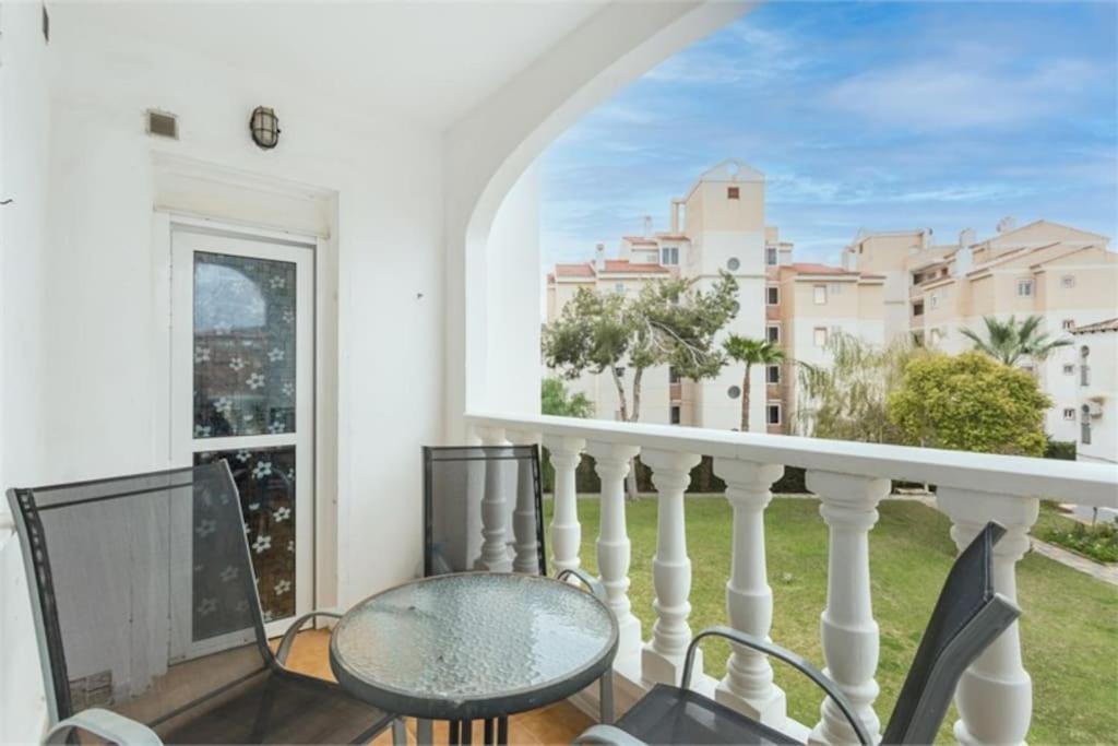 Beautiful Apartment With 2 Bedrooms Close To Beach Torrevieja Bagian luar foto