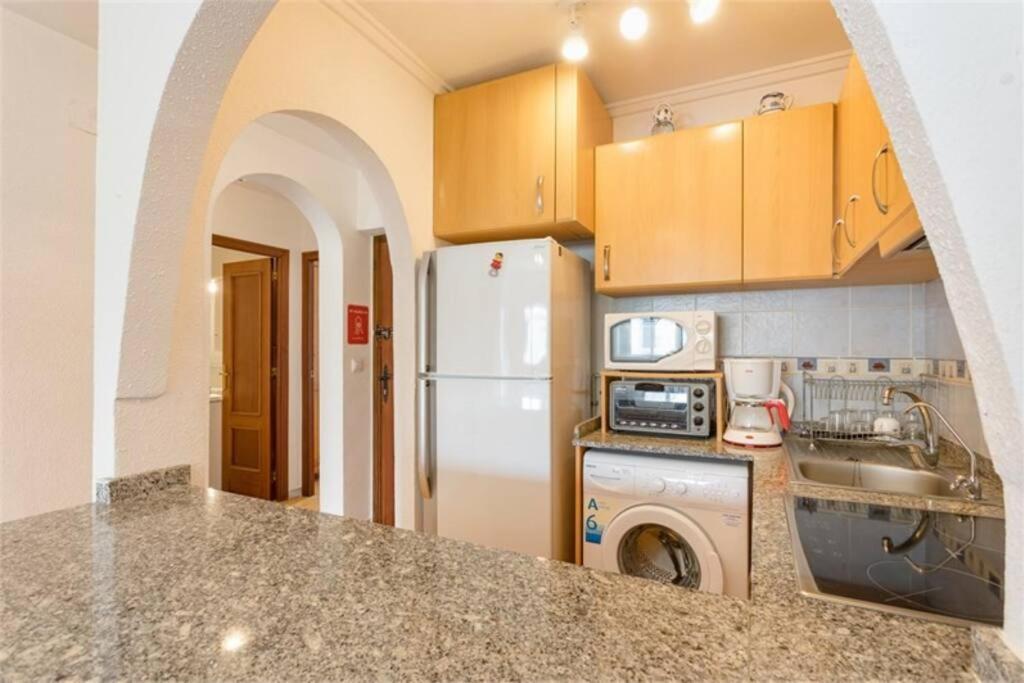 Beautiful Apartment With 2 Bedrooms Close To Beach Torrevieja Bagian luar foto
