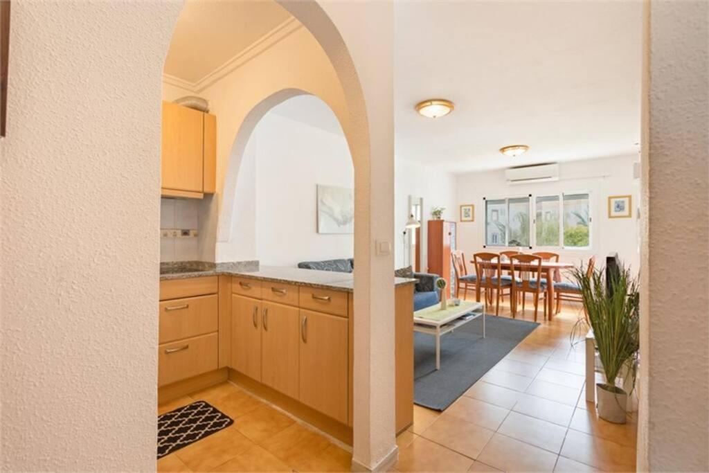 Beautiful Apartment With 2 Bedrooms Close To Beach Torrevieja Bagian luar foto